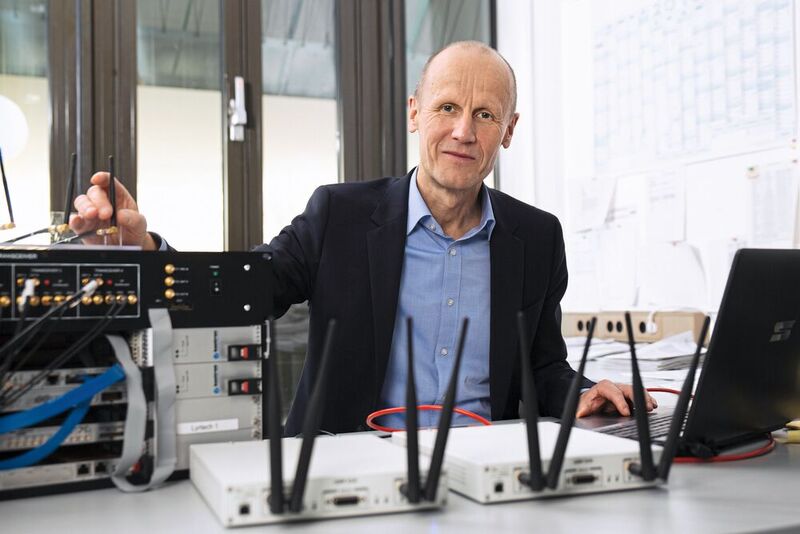Prof. Dr. Armin Dekorsy leitete das Projekt „HiFlecs“, in dessen Rahmen die Grundlagen eines Funkstandards für die Industrie gelegt wurden.  