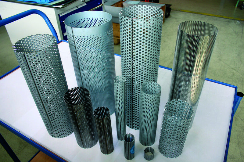Auswahl unterschiedlicher EPE-Filter-Stützrohre, die sich allesamt in der flexiblen Rohrfertigungszelle herstellen lassen. (Archiv: Vogel Business Media)