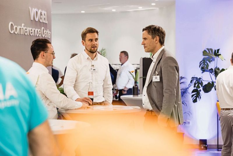 Impressionen der Fachtagung „Mehr Effizienz im Presswerk“ 2025 in Würzburg. (Bild: Stefan Bausewein)