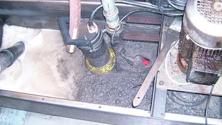 Bild 1: Vorratstank mit Pumpstation zur Versorgung der DFF-Filteranlage. (Archiv: Vogel Business Media)