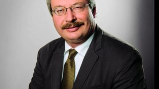 Prof. Martin Wollschlaeger, Technische Universität Dresden: „Technologische und gesellschaftliche Weiterentwicklungen verändern Aufgaben und Struktur von MES gleichermaßen.“ (Bild: Deutsche Messe)