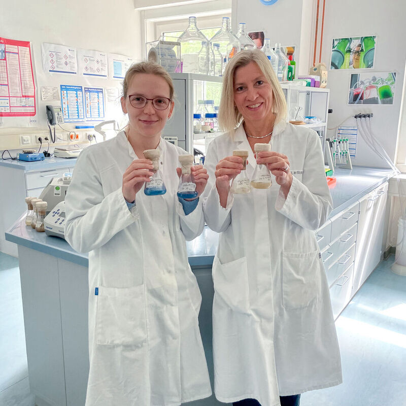 Das Forschungsteam von Cell2Cell (von links): Diana Austen und Prof. Elke Wilharm