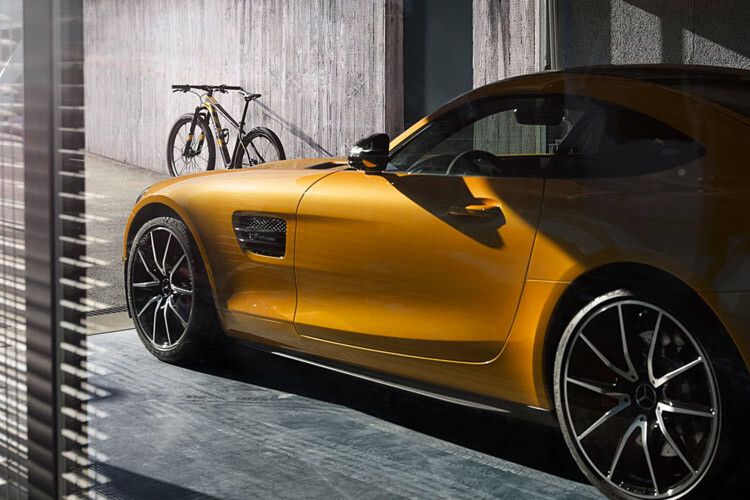 Wie sein automobiles Vorbild ist das Rad in Solarbeam-Gelb und Carbon-Schwarz gehalten. (Foto: Daimler)