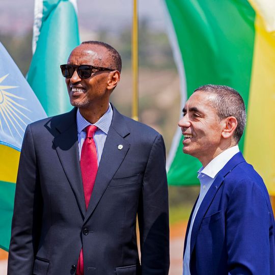 Paul Kagame, Präsident von Ruanda (links) und Ugur Sahin, CEO Biontech Paul Kagame, Präsident von Ruanda (links) und Ugur Sahin, CEO Biontech