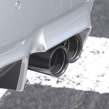 Wie viele Emissionen ein Auto ausstoßen darf, regelt eine Euro-Norm. Die ist in den vergangenen Jahren immer weiter verschärft worden.(Bild:  BMW)