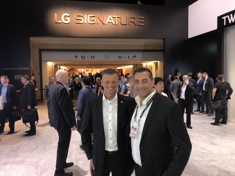 Ob Display oder Mobile Sparte (l.) Volker Lingk und Arbren Zogaj, LG, sind Profis in ihrem Metier. (Bild: IT-BUSINESS)