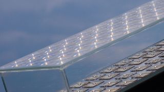 FLATCON-Konzentratormodul mit einem Wirkungsgrad von 36,7%. (Fraunhofer ISE, Foto Alexander Wekkeli)