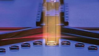 Für Dichtungen stehen mittelrweile hochleistungsfähige Analyseverfahren zur Verfügung, die in der komplexen Welt der Gummirezepturen für mehr Transparenz sorgen. (O-Ring Prüflabor Richter)