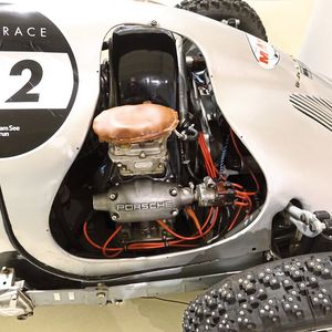 Porsche setzte hierzulande als einer der ersten bei seinen Rennsportmotoren auf die Gemischfabriken aus Bologna.(Bild:  Dominsky – VCG)