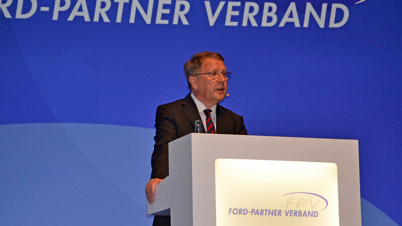 Johann Gesthuysen, Präsident des Ford-Partnerverbands, schwor die Ford-Partner auf eine herausfordernde Zeit ein.