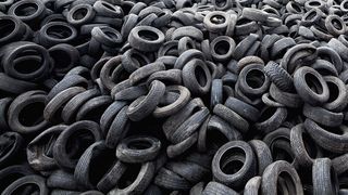 Altreifen sind ein wichtiger Sekundärrohstoff, der nicht im Ausland verbrannt werden sollte. (Bild: Estato Umweltservice GmbH)