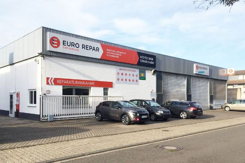 In dieser Halle wurden Träume wahr: Im November 2018 feierte die Kfz-Technik Cenan GmbH in Niederzier ihre Eröffnung. (Bild: Christine Winkler)