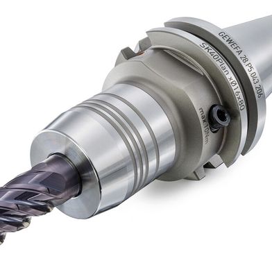 The Gewefa SK40 high-precision hydraulic expansion chuck used in this application has a dual-contact interface with the spindle nose via the taper and flange face. It provides extreme rigidity for smooth, heavy machining with a Wunschmann 175 ER trochoidal milling cutter. (Source: Kraas & Lachmann)