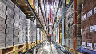 Gilgen Logistics aus der Schweiz setzt auf ein neues Entwicklungszentrum bei Stuttgart. Dort sollen in Zukunft neue Biengeräte für Hochregale (Beispielbild) aus der Taufe gehoben werden. (Gilgen Logistics)