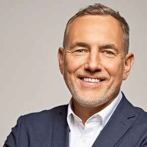 Martin Jahn übernimmt Martin Sanders Posten bei VW und wird zum 1. Oktober Vorstand für Vertrieb, Marketing und Aftersales. Vorbehaltlich der erforderlichen Genehmigungen soll Jahn zudem dem Aufsichtsrat von Skoda Auto beitreten.(Bild:  Skoda)