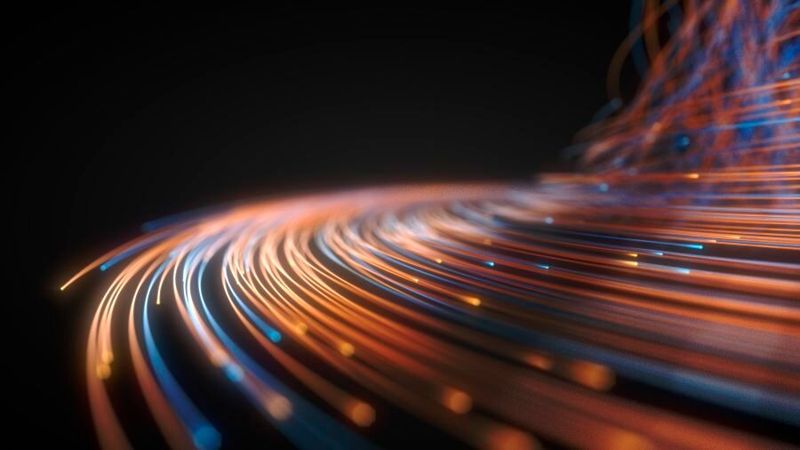 Supraleitende Kabel können hohe elektrische Leistungen über kompakte Trassen zu Rechenzentren übertragen. Die Technologie verbindet damit Netzanschluss und Datacenter-Infrastruktur auf engem Raum. (Bild: ©  kmls - stock.adobe.com)