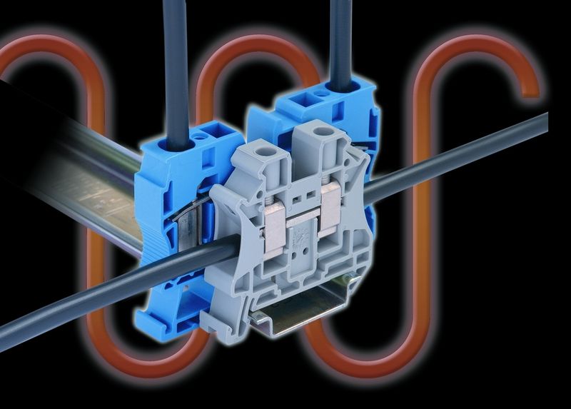 1 Im Rahmen der Temperaturschockprüfung  ... gemäß DIN  EN 60352 T4 wird  die Reihenklemme über 100 Zyklen raschen Temperaturwechseln ausgesetzt. (Archiv: Vogel Business Media)