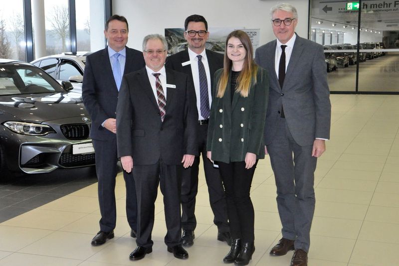 Das Team vom Autohaus Hofmann ist siegessicher: (v.li.) Walter Hofmann, Frank Denter, Markus Grundmüller, Marion Pfaller und Detlef Hertwig. (Andreas Wehner)