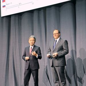 Dr.-Ing. Masahiko Mori, Präsident der DMG Mori Company Limited, und Christian Thönes, Vorstandsvorsitzender der DMG Mori AG, in Pfronten.