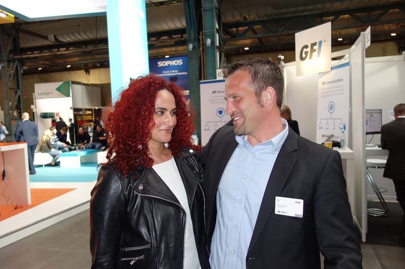 Bei Mark Kieffer, Corel, und Besa Agaj, IT-BUSINESS, bedarf es noch keiner Bildbearbeitung. (Bild: IT-BUSINESS)