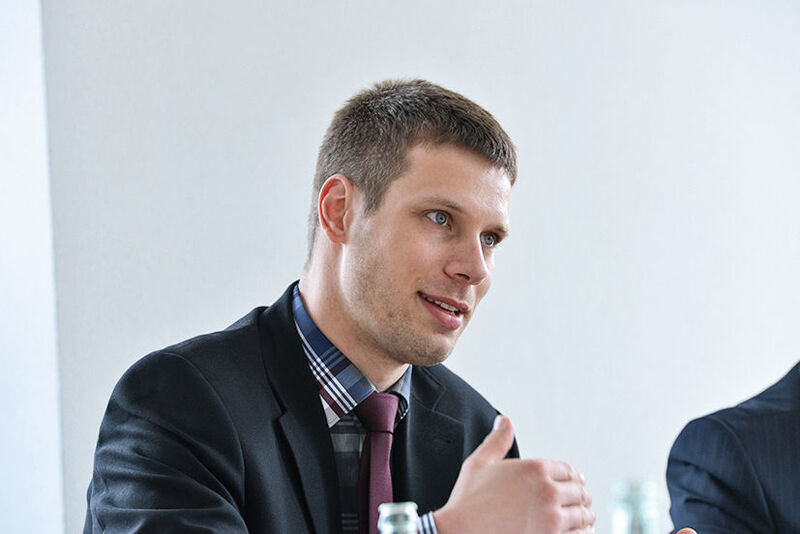 Sebastian Franz, Konstruktionsleiter bei der KBA-Notasys AG in Würzburg: „Funktionale Sicherheit ist immer ein Thema.“ (Vogel Business Media/Untch)