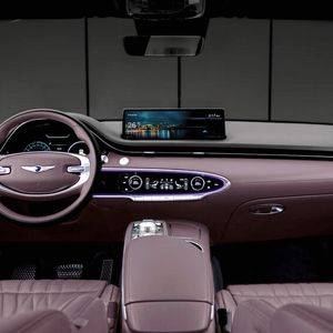 Innen ergänzen sich Technik und Luxus.(Bild:  Genesis)