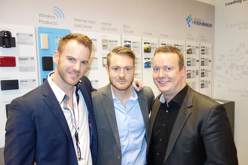 Die Frisur sitzt bei (v. l.) Josef Riess, Littlebit, Max Muth, WD, und Ralf Schweitzer, GSD (Bild: IT-BUSINESS)