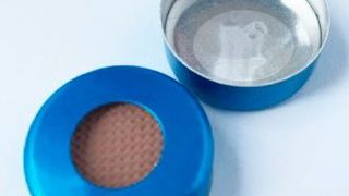 Magnetischer Verschluss mit (ND20 und 10mm Alu-Lochkappe) und einer Sandwich-Dichtscheibe (Bild: LABC-Labortechnik)