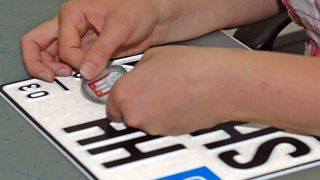 Geschlossene oder nur eingeschränkt geöffnete Zulassungsstellen erschweren dem Autohandel das Geschäft. (Foto: Dataport)