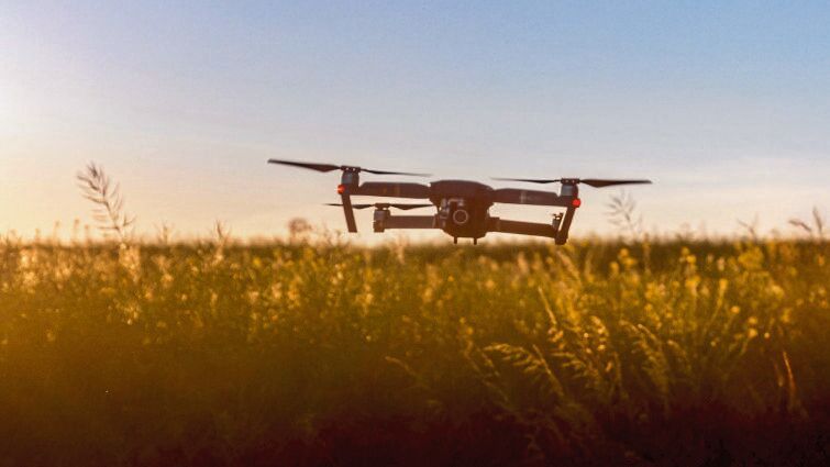 Die Zukunft der Landwirtschaft: Zum Einsatz kommen Daten, intelligente Maschinen und vernetzte Systeme.(Bild:  DigiKey)