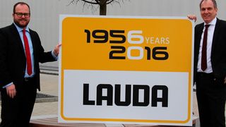 Die Lauda Dr. R. Wobser GmbH & Co. KG in Lauda-Königshofen wurde am 1. März 60 Jahre alt. Das Bild zeigt den geschäftsführenden Gesellschafter Dr. Gunther Wobser (links) und Geschäftsführer Dr. Marc Stricker. (Bild: Lauda)