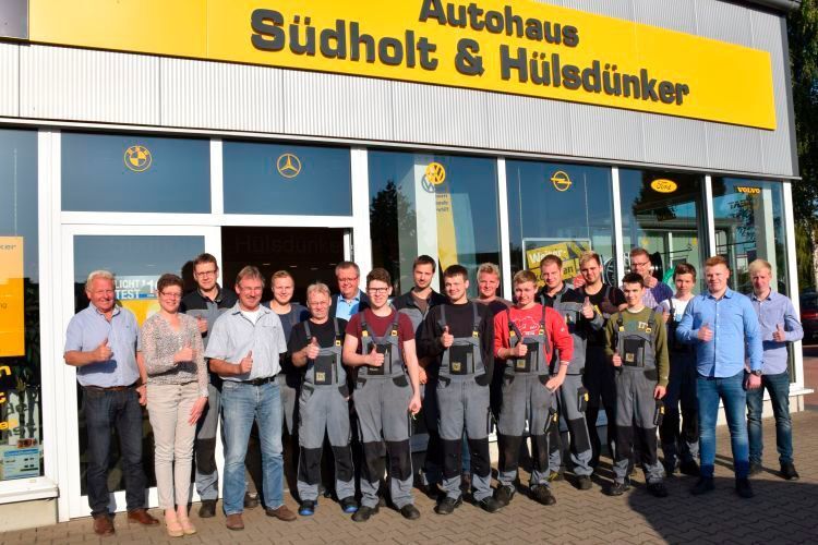 Die Mitarbeiter des Autohauses Südholt & Hülsdünker kennen fast alle ihre Kunden persönlich.  (Rubbel)