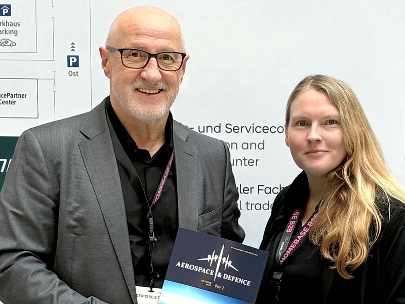 Die Köpfe hinter dem Kongress: Gerd Kielburger (Director International Business) und Maria Beyer-Fistrich (Chefredakteurin Aerospace & Defence)(Bild:  Veronika Maucher)