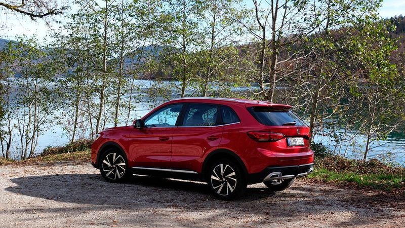 Das Heck hingegen ist ziemlich beliebig geraten. (Bild: Rosenow – VCG)