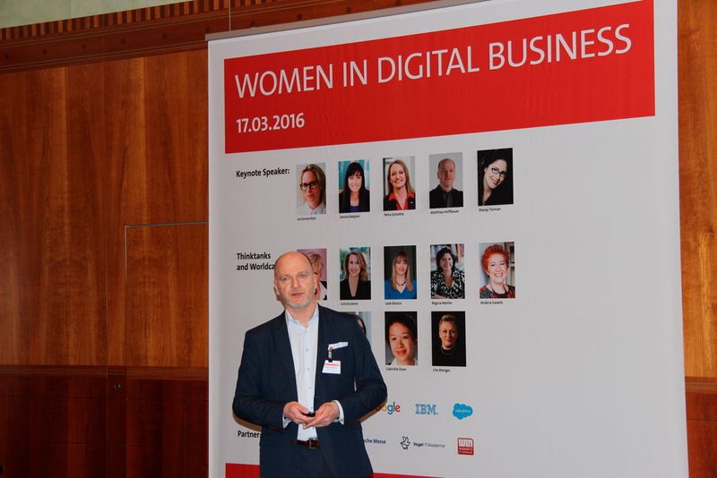 Matthias Hoffbauer, Ericsson, war der einzige männliche Referent auf dem Kongress. Er behandelte in seiner  Keynote das Thema „Diversity in transformation times“. (Bild: Vogel IT-Akademie)