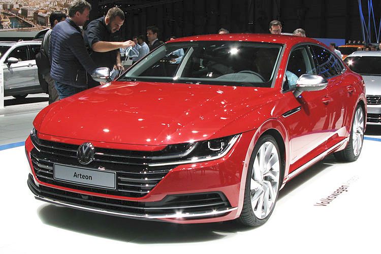 Der VW Arteon erlebt auf dem Genfer Salon 2017 seine Publikumspremiere. (Seyerlein / »kfz-betrieb«)