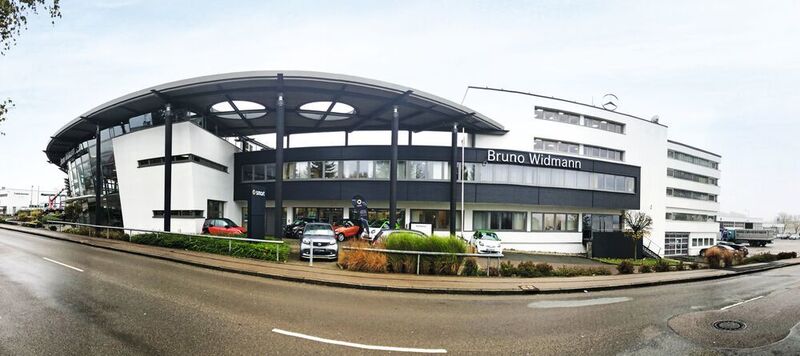 Die Firmenzentrale des Autohauses Widmann in Aalen. Seit 1972 gibt es den Betrieb an der Carl-Zeiss-Straße 49. (Autohaus Widmann)