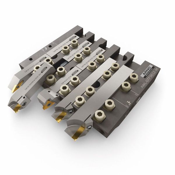 Das ist das patentierte Werkzeugaufnahmesystem namens AWL-Linearschlitten von Arno Werkzeuge, mit dem die Komplettbearbeitung beim Drehen gelingt. Über zwei unabhängige Kanäle kann der Kühlschmierstoff (KSS) mit maximal 150 bar direkt zur Schneide geleitet werden. Späne werden sicher beseitigt. (Bild: Arno Werkzeuge)