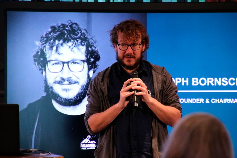 Christoph Bornschein, Mitgründer und Geschäftsführer, TLGG Gruppe, sprach in seiner  Impulskeynote zum Thema: „Deutschland, deine Digitalisierung: besser spät als nie eine wettbewerbsfähige Zukunft gestalten“. (©Vogel IT-Akademie)