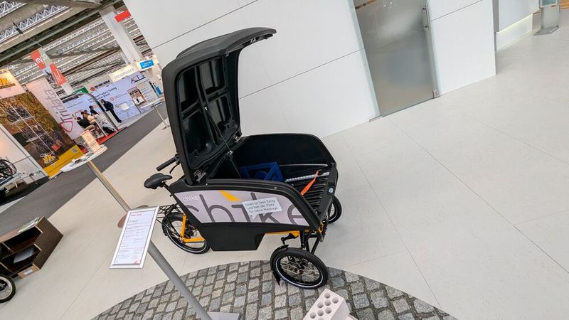 Sieht auf den ersten Blick nicht spektakulär aus, aber wenn man mal in die Transportkammer sieht... (Bild: Dominsky – VCG)