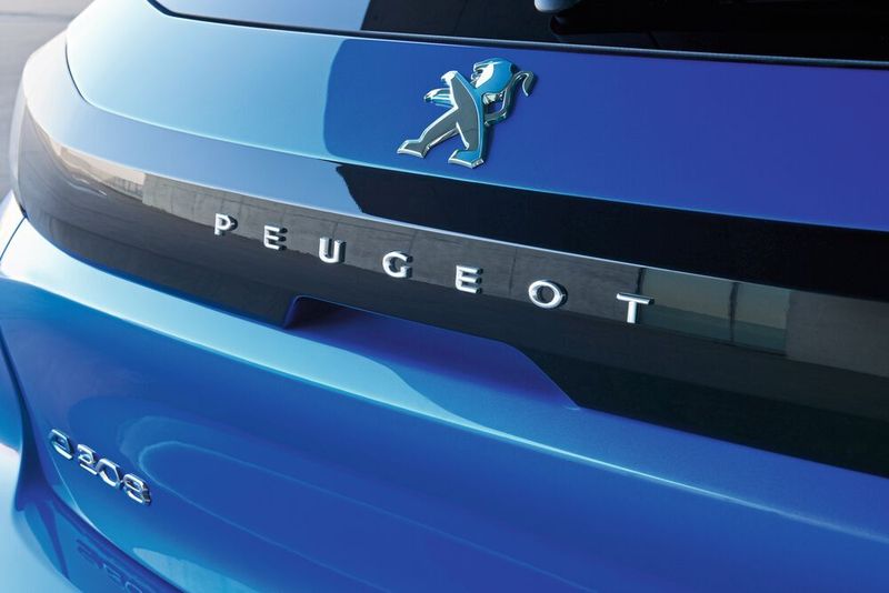  Die Benzin-Einstiegsversion wird wie derzeit voraussichtlich bei rund 16.000 Euro anfangen. (Peugeot)