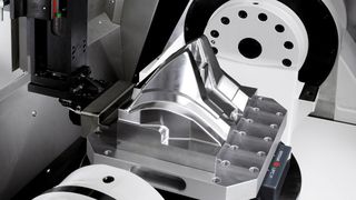 Präzision ist das A und O: Das Unternehmen beherrscht das gesamte Spektrum der palettisierten Automation, auch für sehr präzise und anspruchsvolle Bauteile.  (Bild: Erowa)