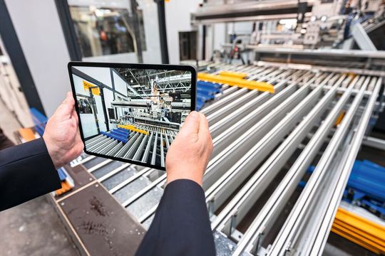 Aussteller präsentieren ihre Lösungen entlang der gesamten Aluminium-Wertschöpfungskette.(Bild:  RX Global/Oliver Wachenfeld)