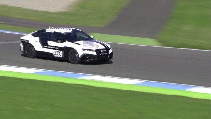 Der Audi RS 7 concept am Limit: fahrerlos rund um den Hockenheimring (Audi)