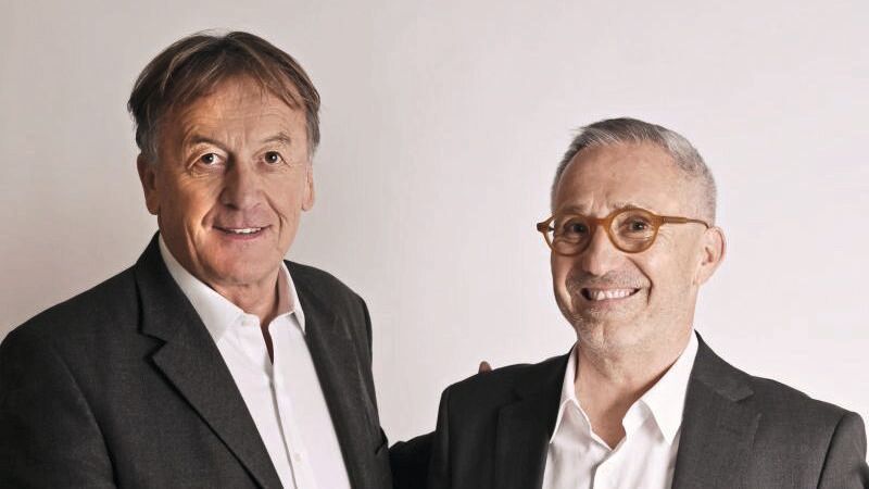 François Billig (à gauche) a transmis la direction générale du Groupe Acrotec à Didier Deltort, qui a pris ses fonctions de CEO le 2 mars 2026. (Source : Groupe Acrotec)