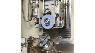 Beim Bearbeiten von Turbinenleitschaufeln erhöht das hauptzeitparallele Abrichten die Produktivität des Schleifzentrums. (Bild: Elb-Schliff)