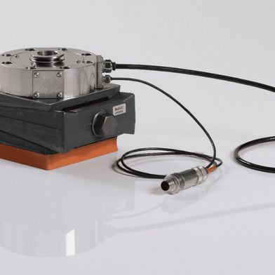 So sieht das „iSense“-System von Isoloc aus. Es dient der smarten Unterstützung, der Zustandsüberwachung und vorausschauenden Wartung von Maschinen und Anlagen.  (Bild: Isoloc)