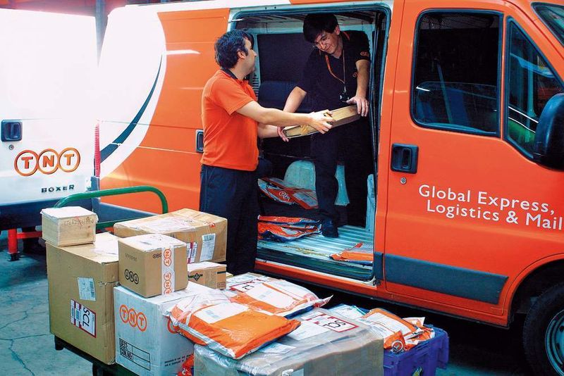 Anfang 2006 startete TNT als erster weltweit tätiger Dienstleister in Indien neben nationalen und internationalen Expressleistungen auf dem Luftweg auch Inland-Services über sein eigenes Straßennetzwerk.Bilder: TNT Express (Archiv: Vogel Business Media)