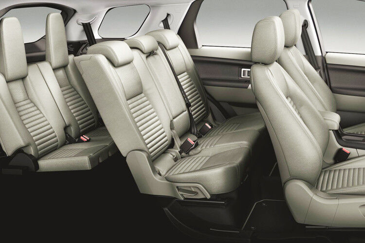 Aufpreispflichtig: Optional ist eine dritte Sitzreihe zu haben. (Foto: Land Rover)