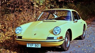 Im Urheberrechtsstreit um das Design des Porsche-911 (hier der erste Prototyp) ergeben sich neue Sachverhalte. Die Chance, dass die Tochter des ehemaligen Chefkonstrukteurs Komenda die geforderten Millionen bekommt, erhöht sich aber nur geringfügig. Hier mehr dazu. (Porsche)
